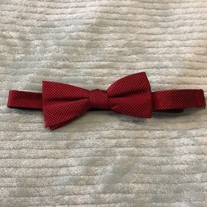 Ryan Seacrest red bow tie